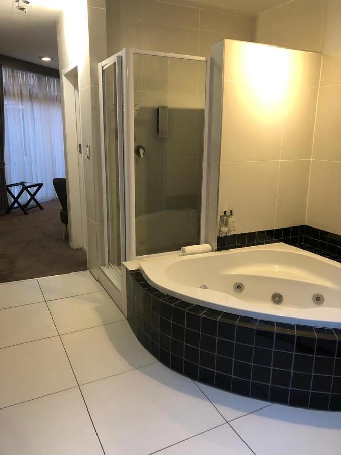Le Petit Fillan Hotell Sandton Eksteriør bilde